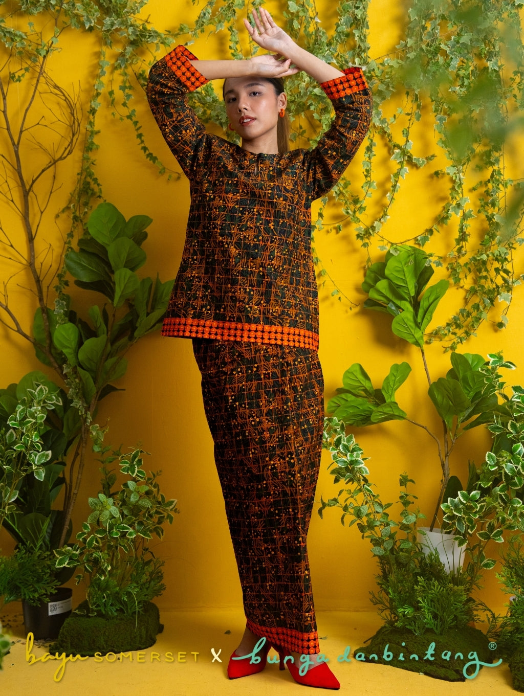 Ayu Kurung in Black