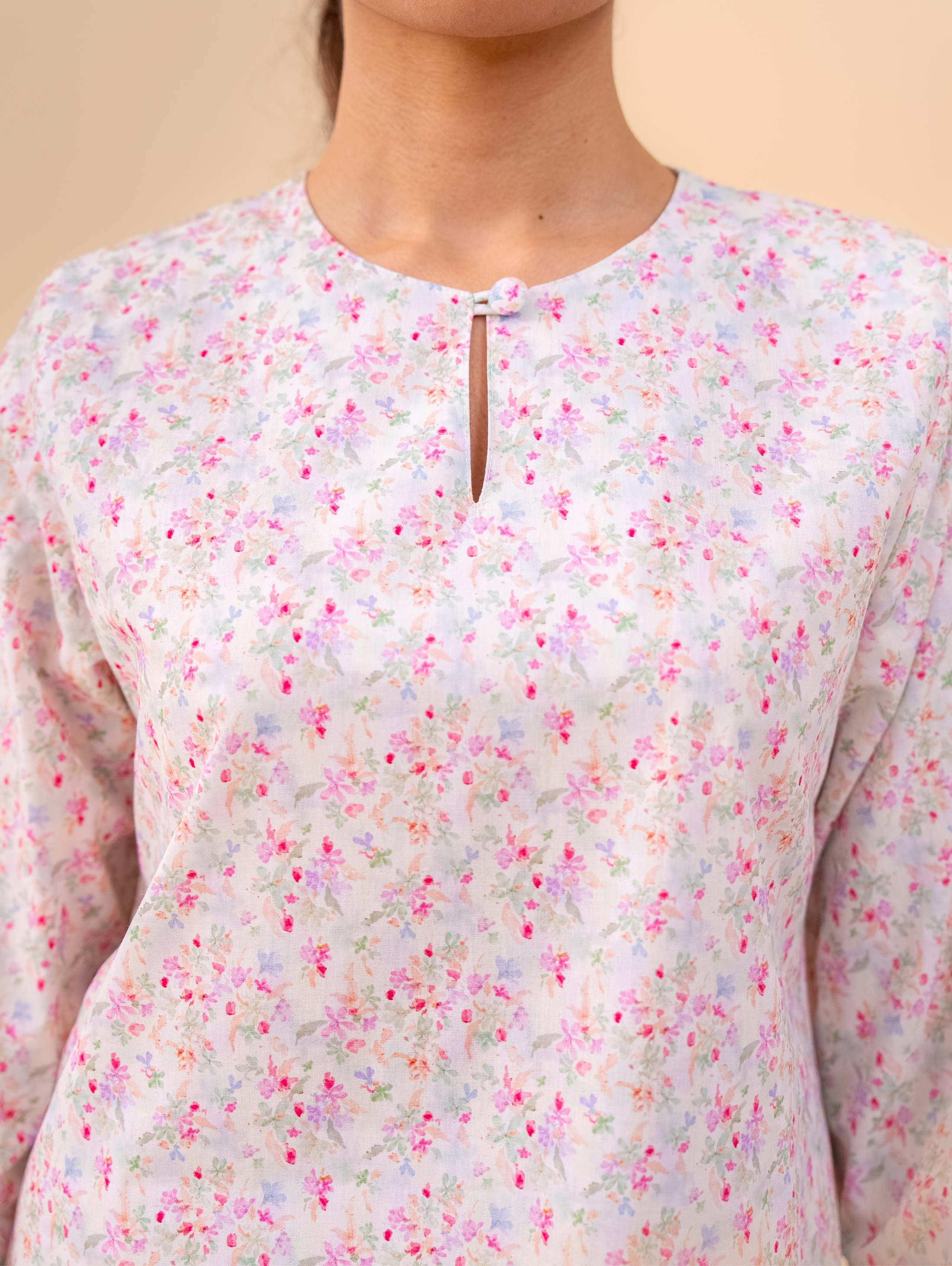 Tia Kurung