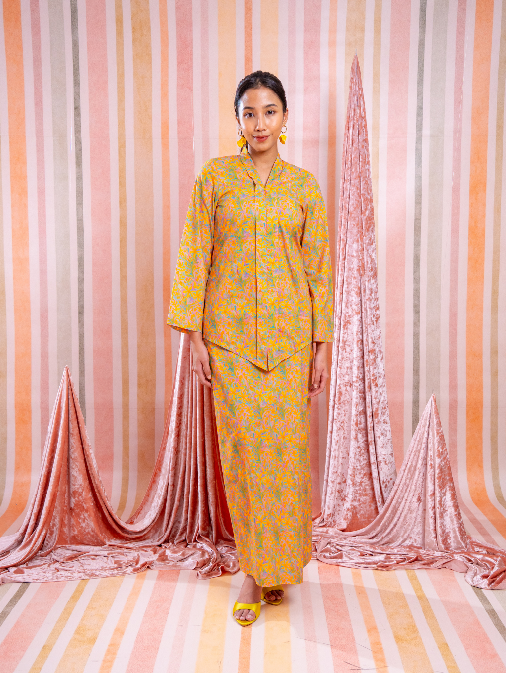 Roselle Kebaya
