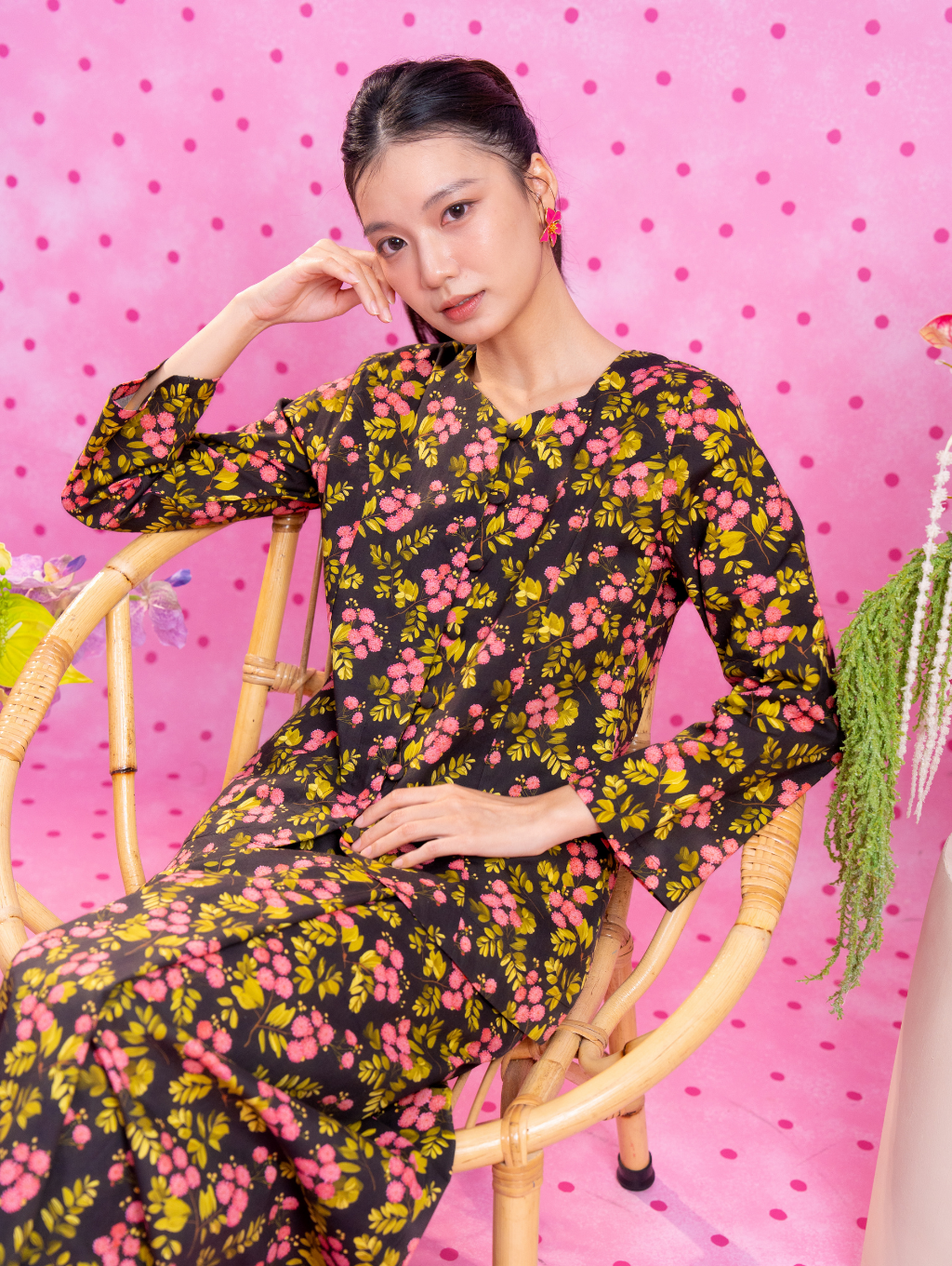 Nadi Kebaya - Emberleaf