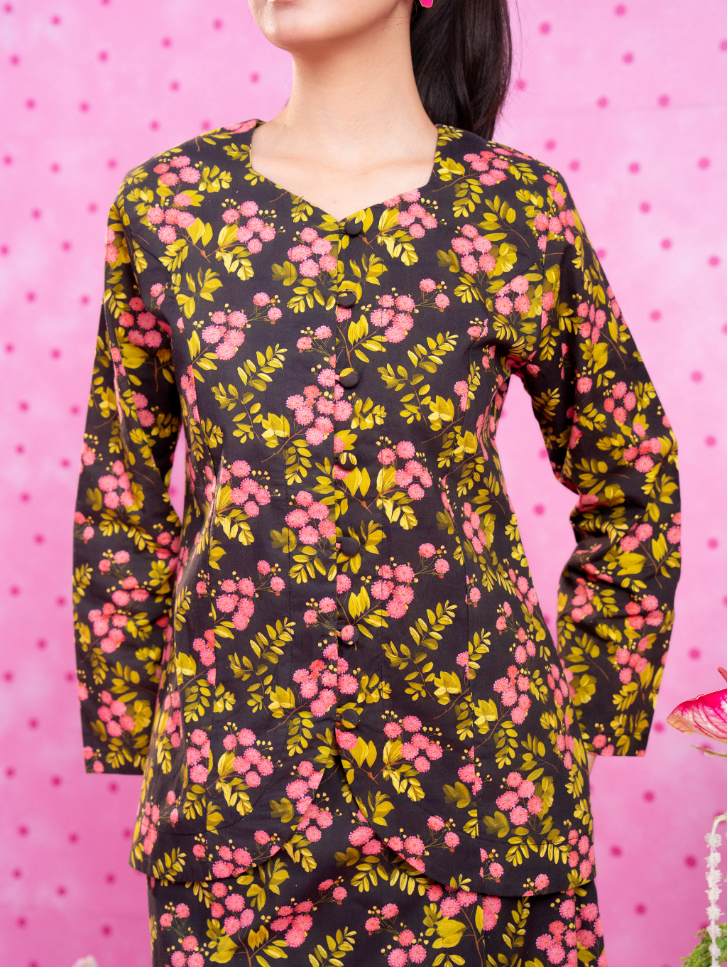 Nadi Kebaya - Emberleaf