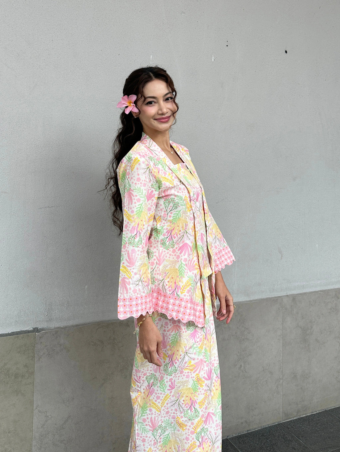 Agnes Kotabaru Kebaya in Murni Pink