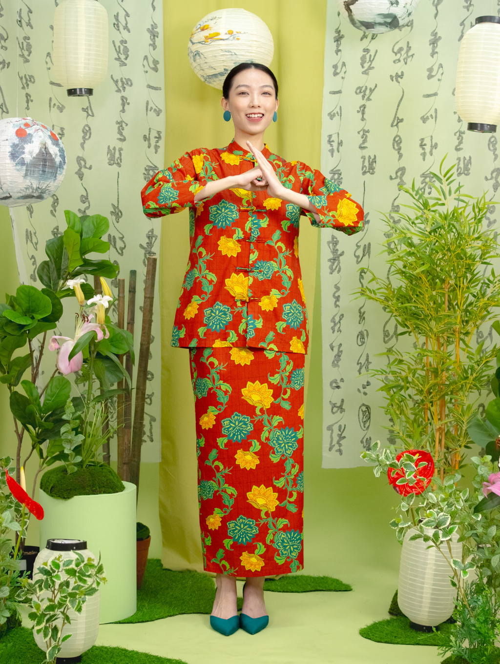 Mandarin Kurung in Red