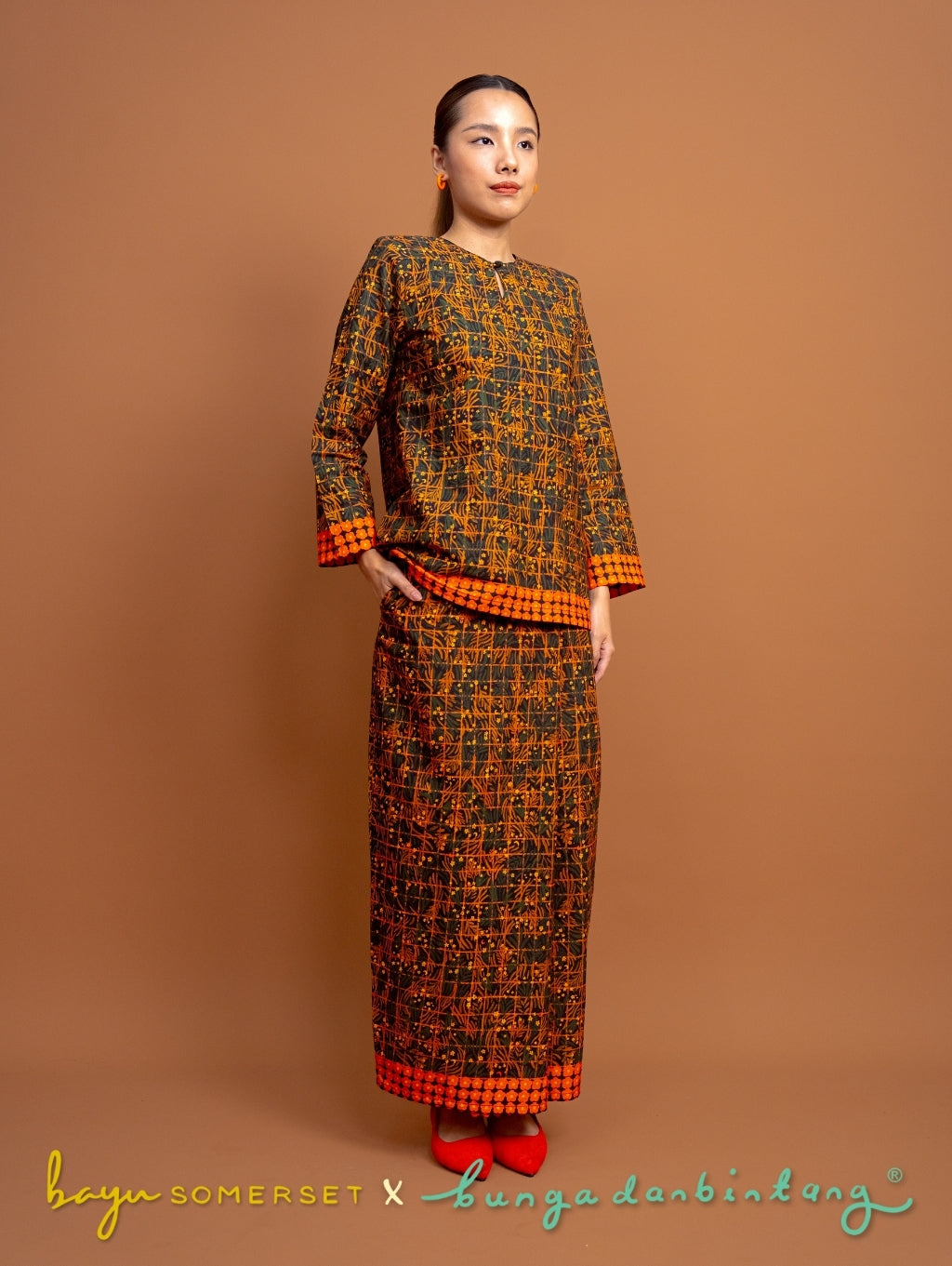 Ayu Kurung in Black