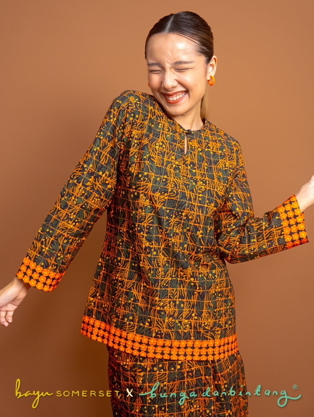Ayu Kurung in Black