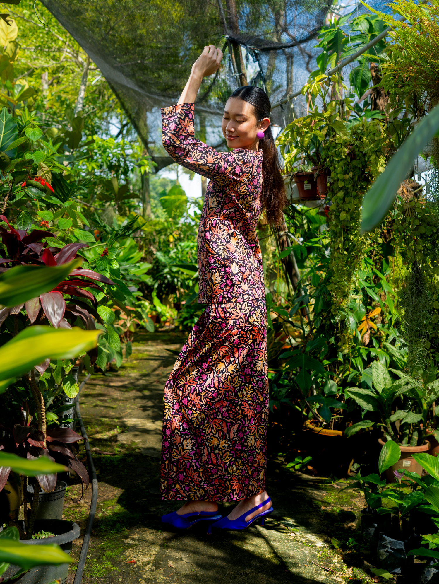 Nova Kurung in Black