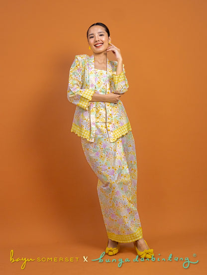 Agnes Kotabaru Kebaya in Murni Orange