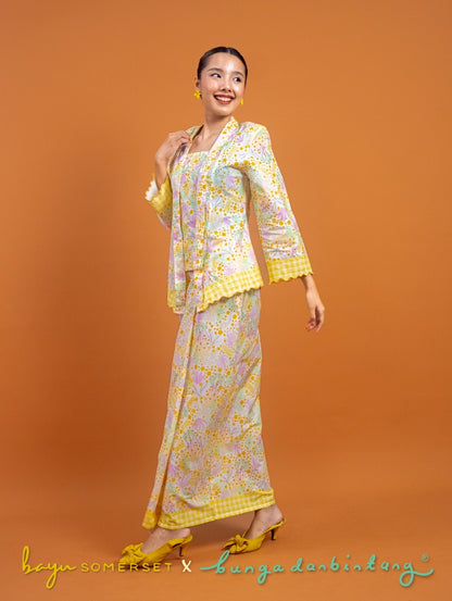 Agnes Kotabaru Kebaya in Murni Orange
