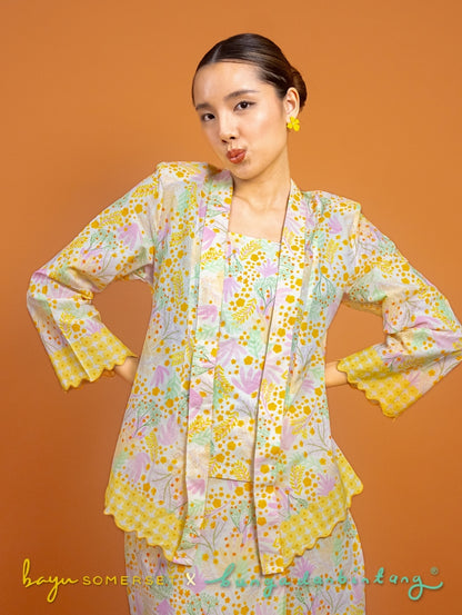 Agnes Kotabaru Kebaya in Murni Orange