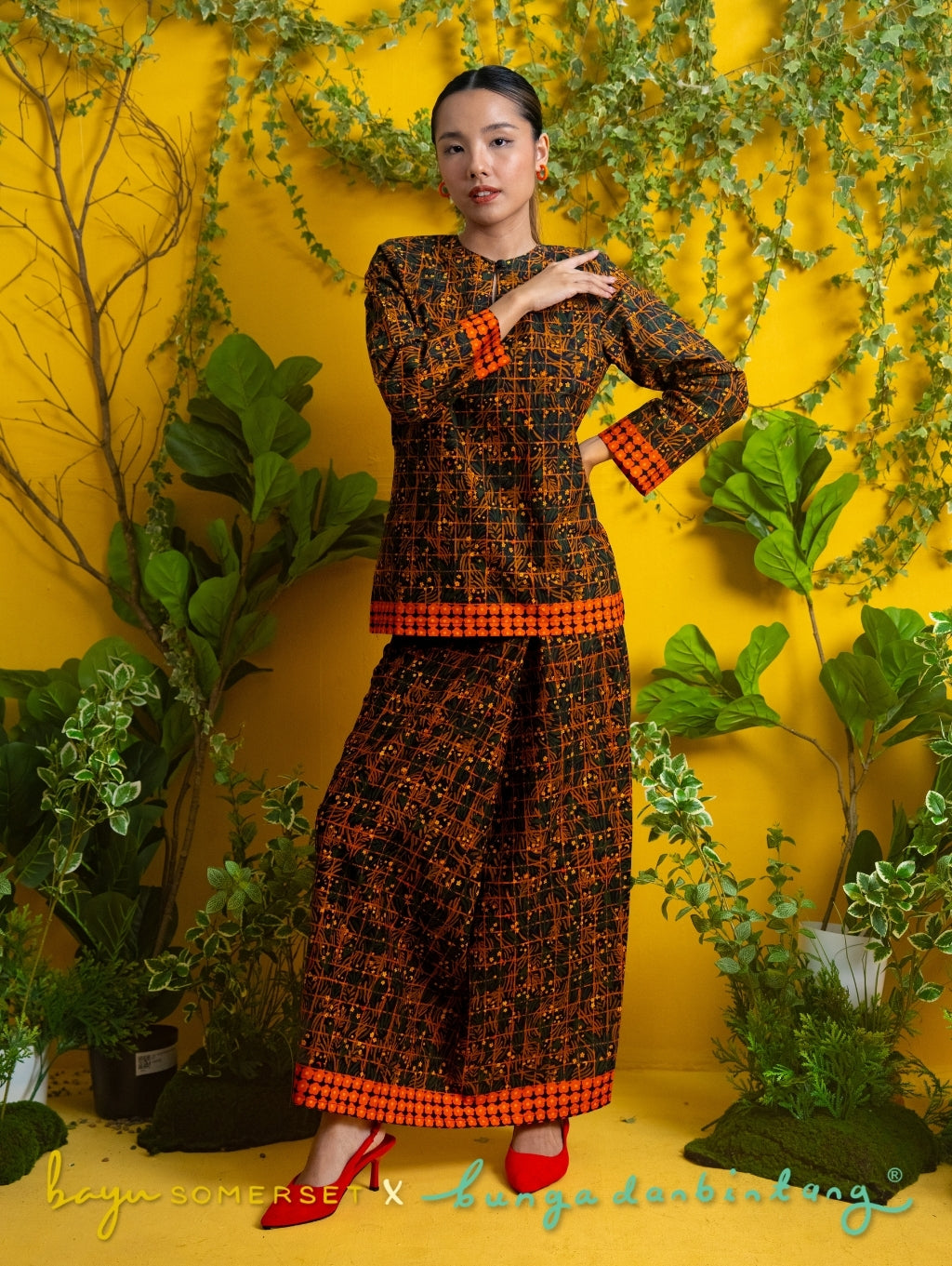 Ayu Kurung in Black