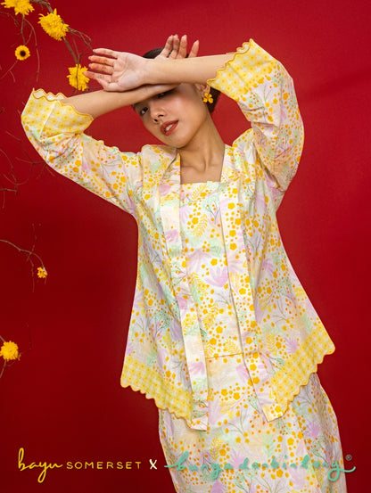 Agnes Kotabaru Kebaya in Murni Orange