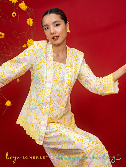 Agnes Kotabaru Kebaya in Murni Orange