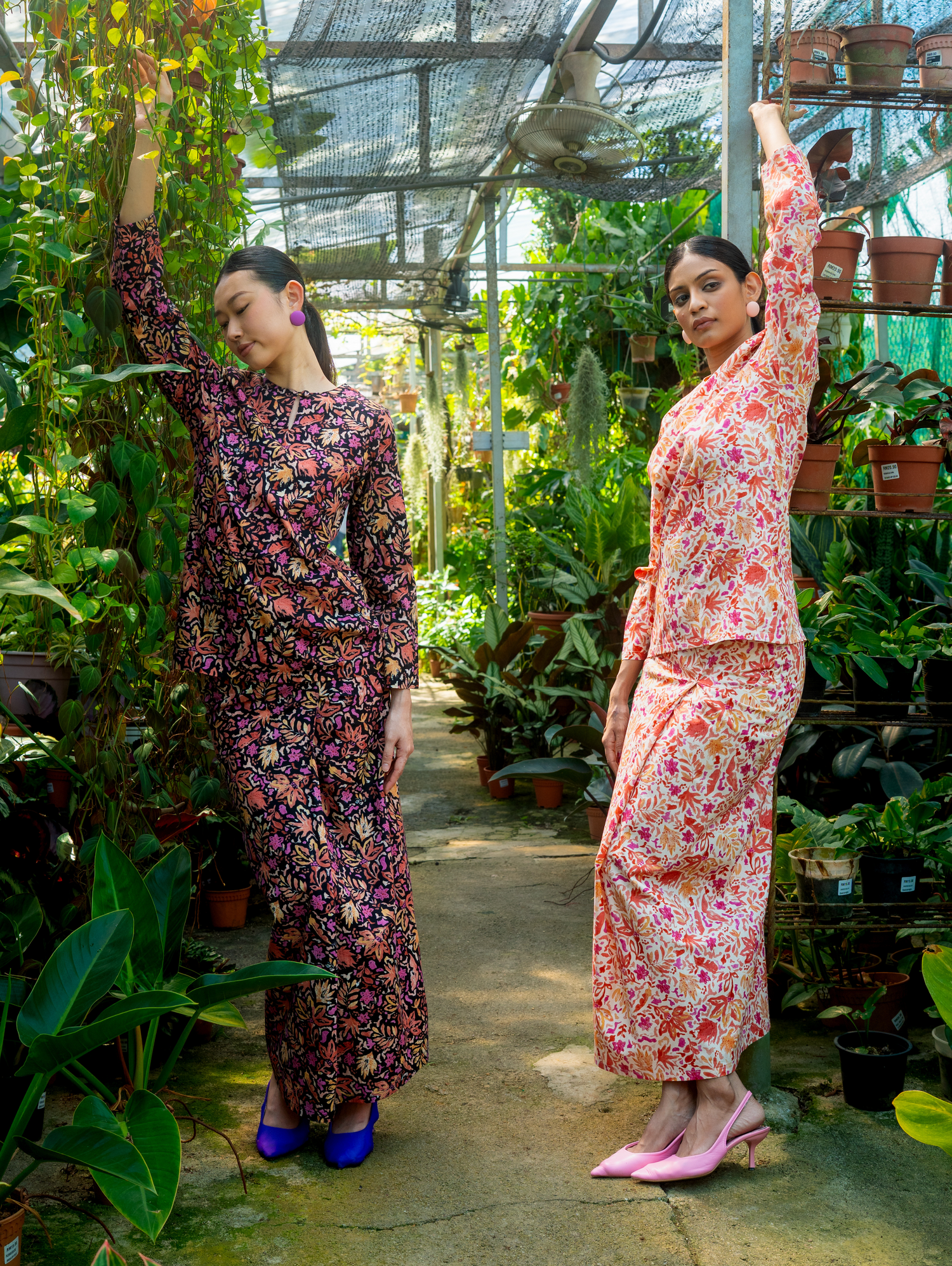 Nova Kurung in Black