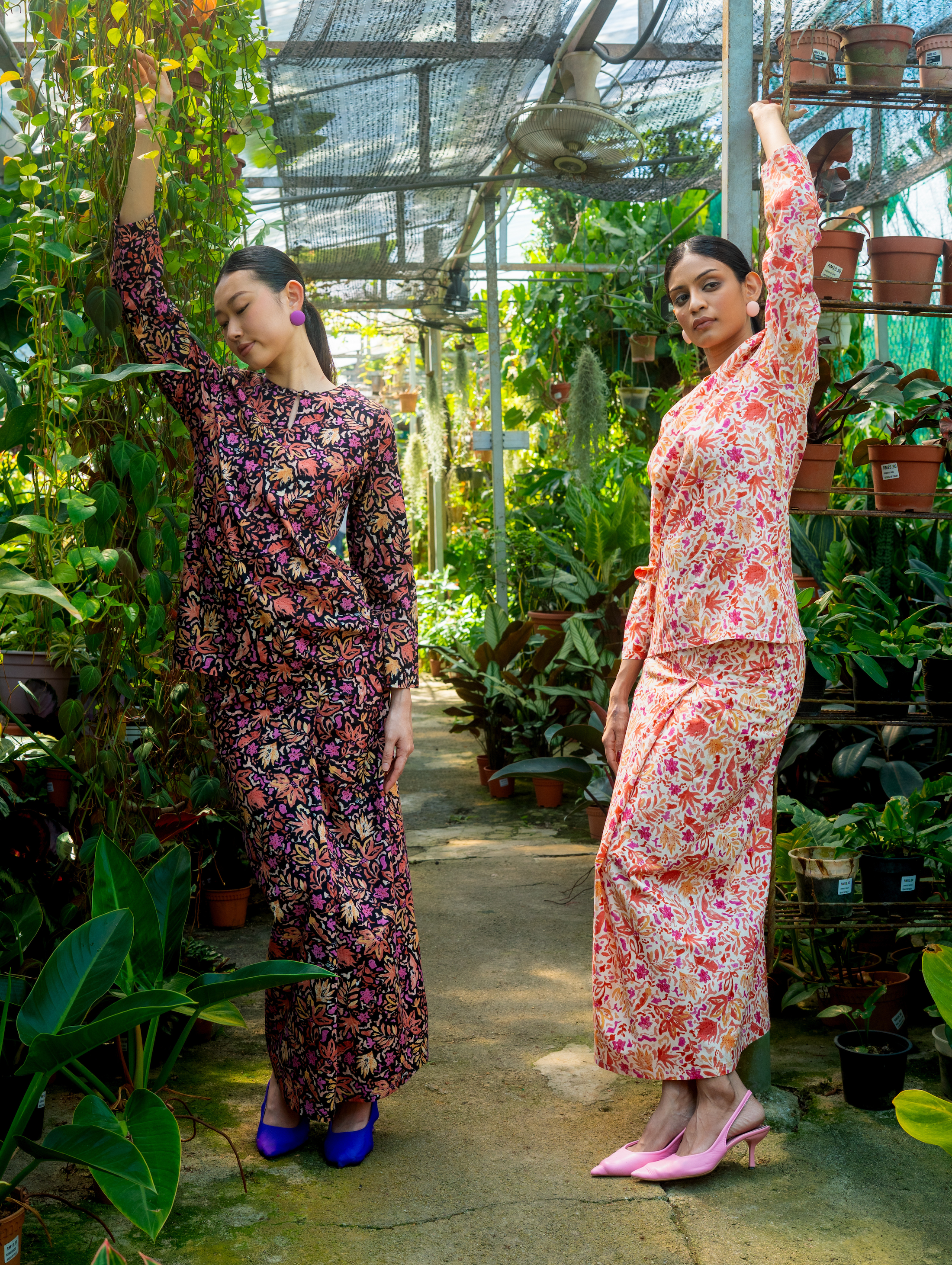 Nova Kurung in Black