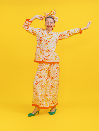 Mekar Kurung in Merah