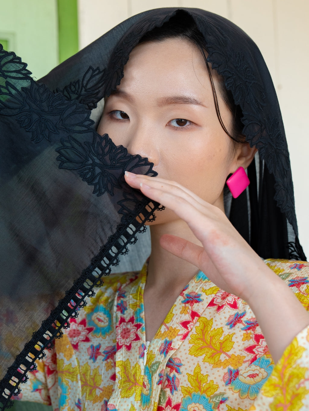Rose Embroidery Shawl - Black