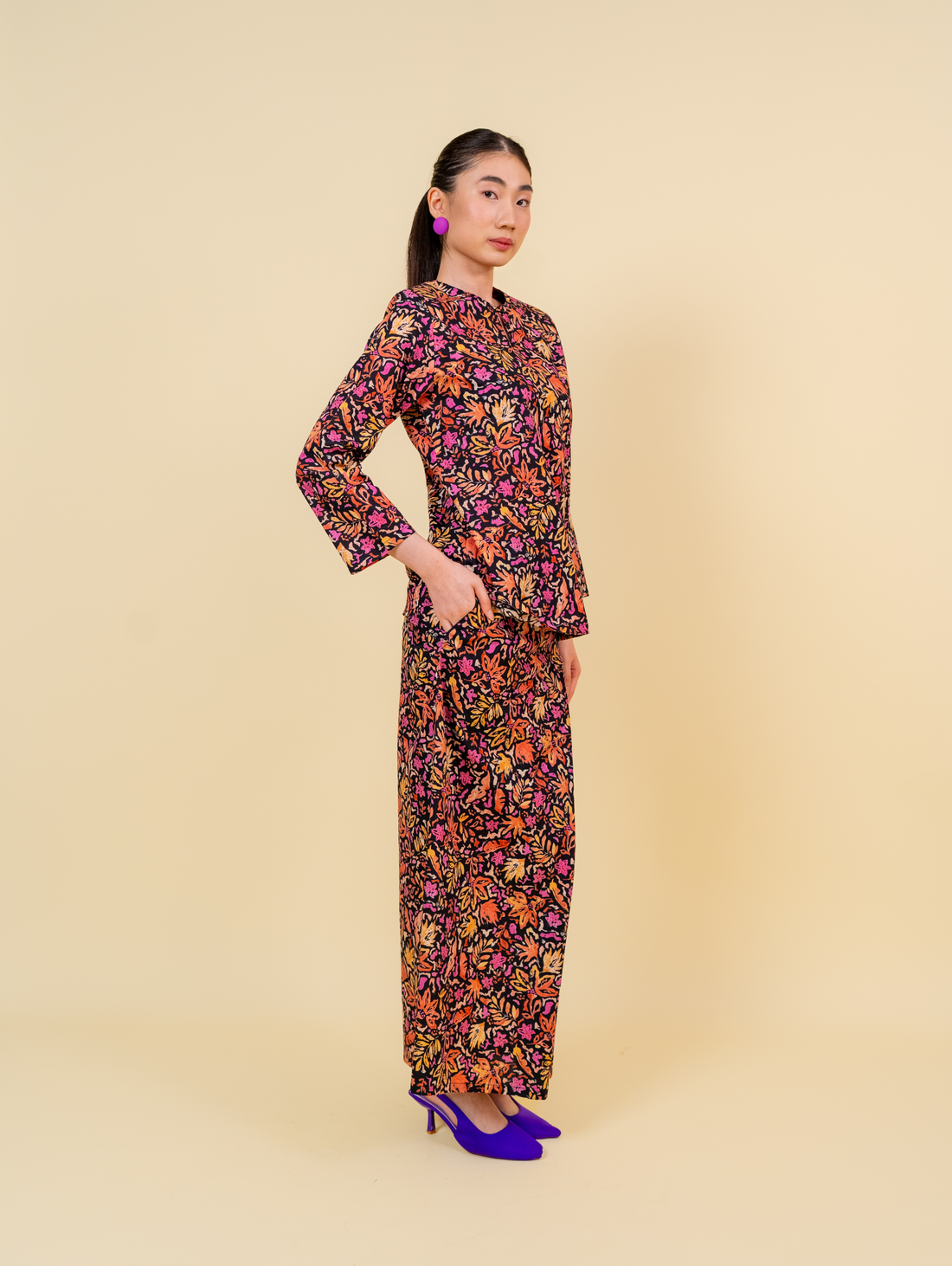 Nova Kurung in Black