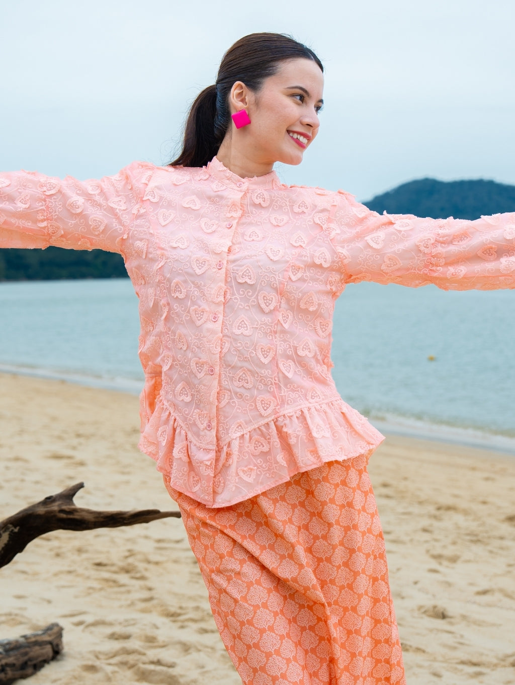 (DEFECT ITEM) Aurelia Kebaya in Peach