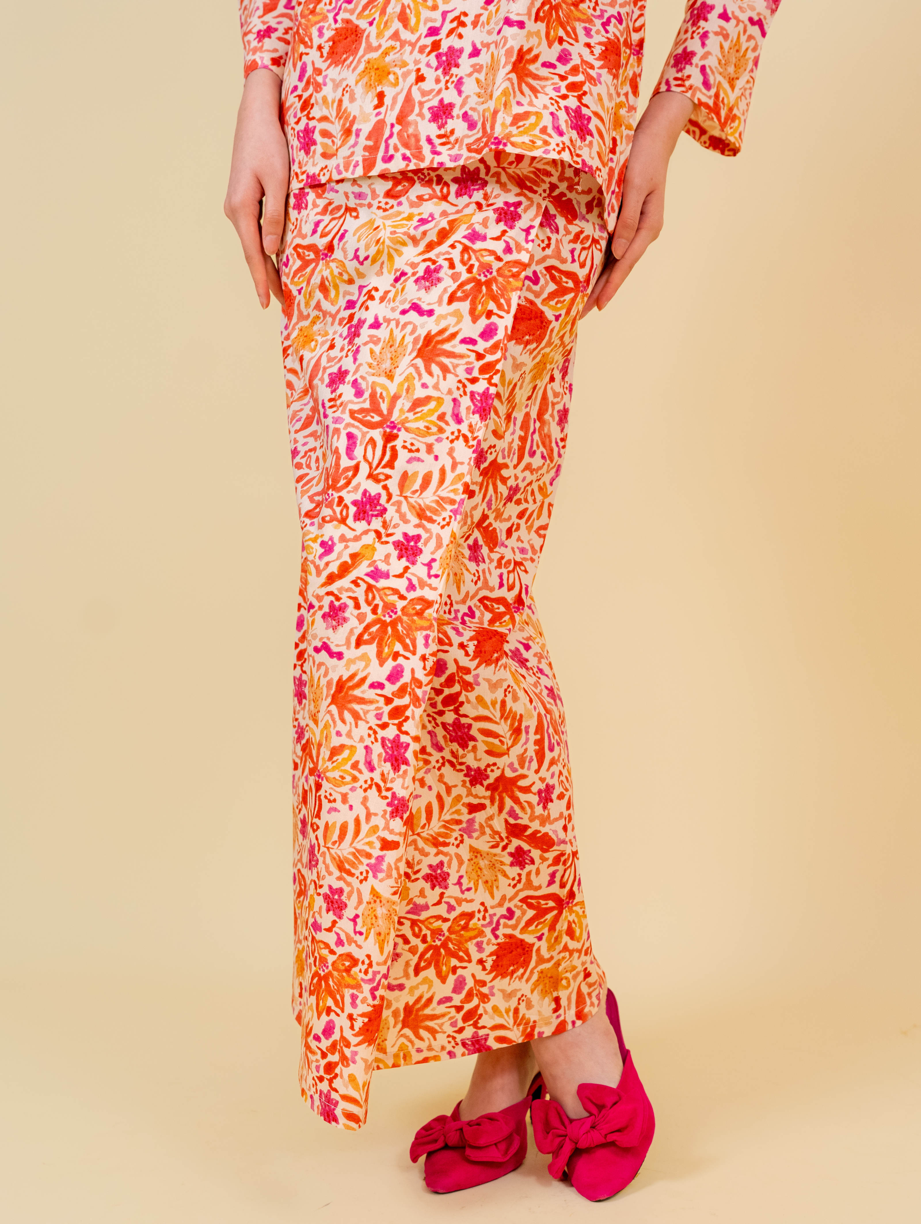 Nova Kurung in White