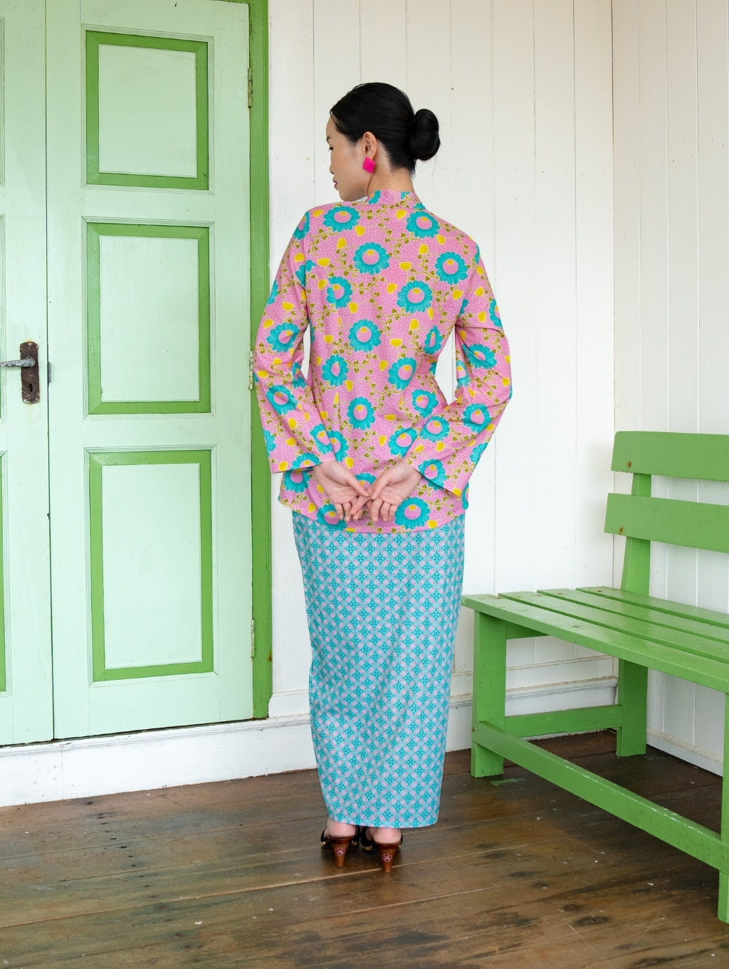Ratna Kebaya