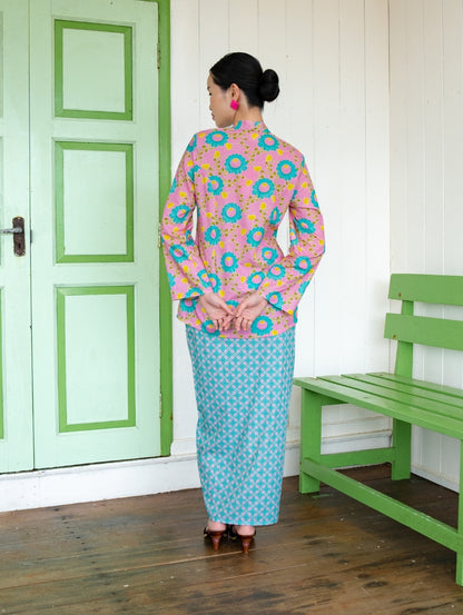 Ratna Kebaya