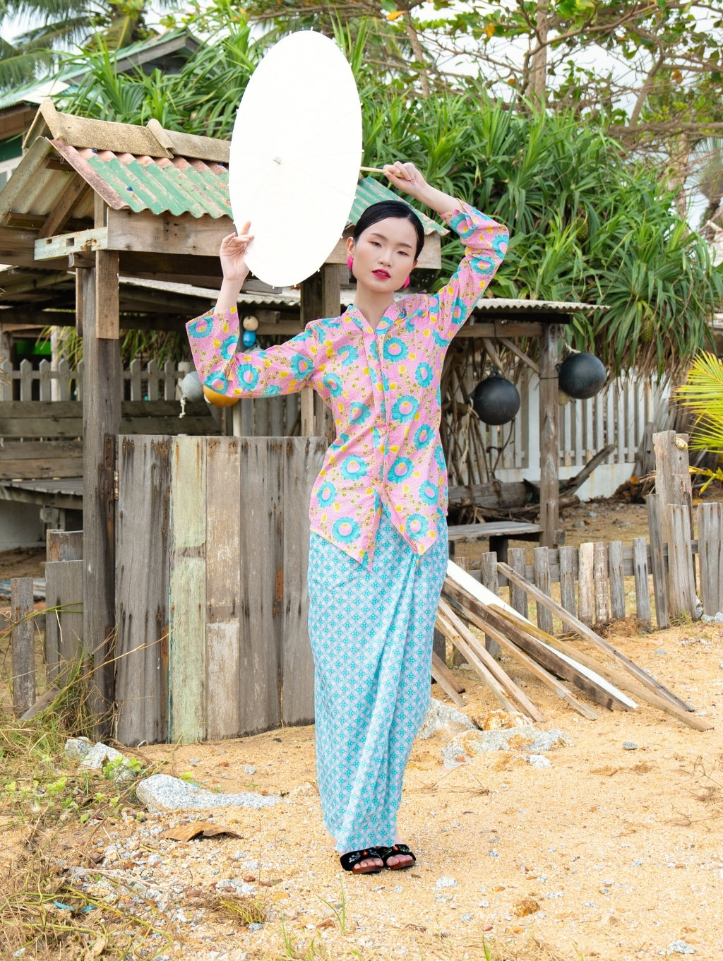 Ratna Kebaya