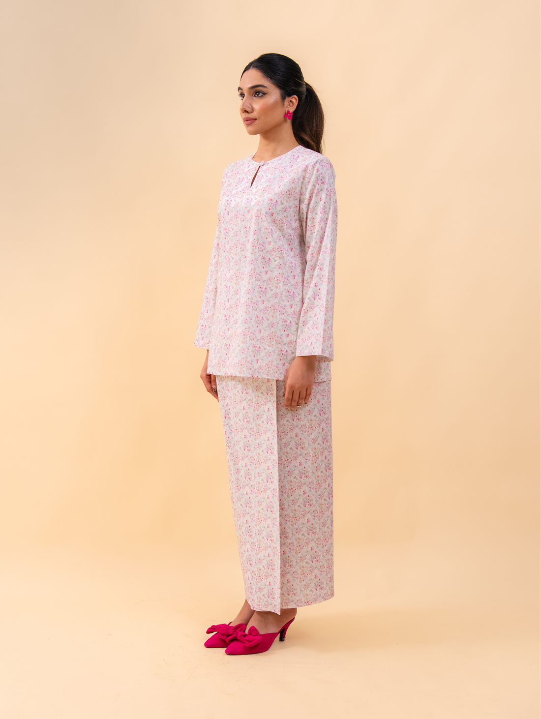 Tia Kurung
