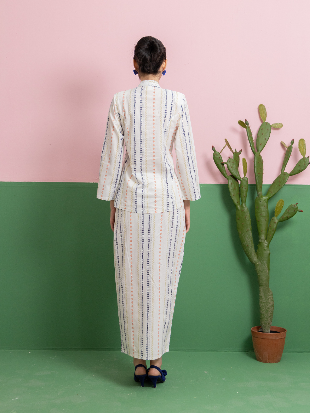 Akoa Kebaya in White