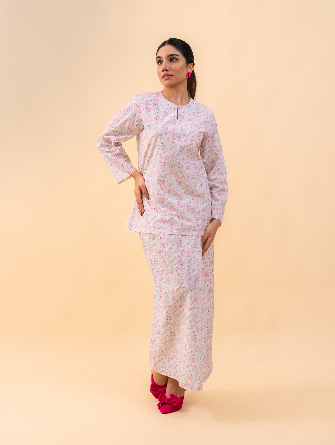 Tia Kurung