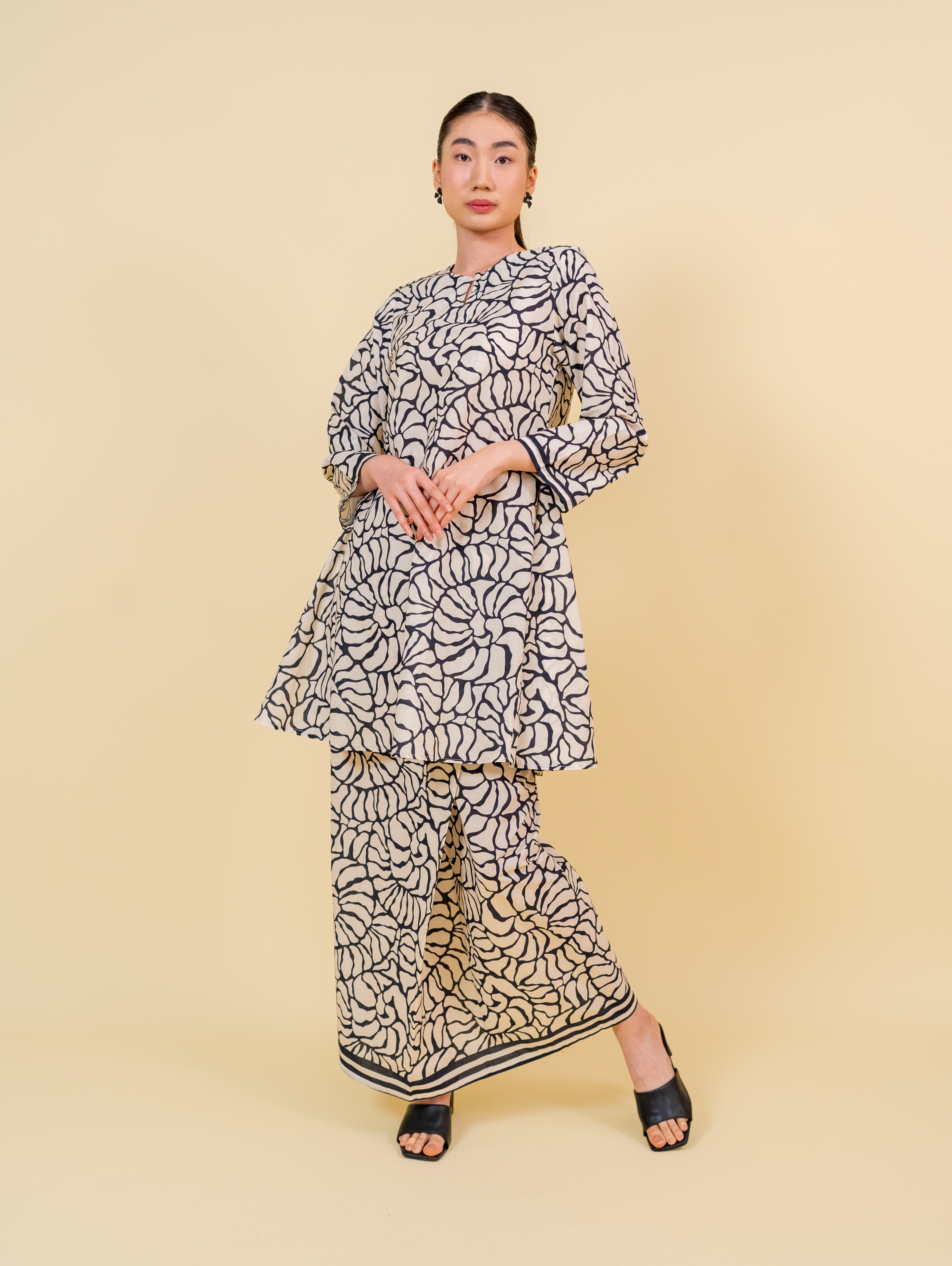 Merdu Midi Kurung - Vessel
