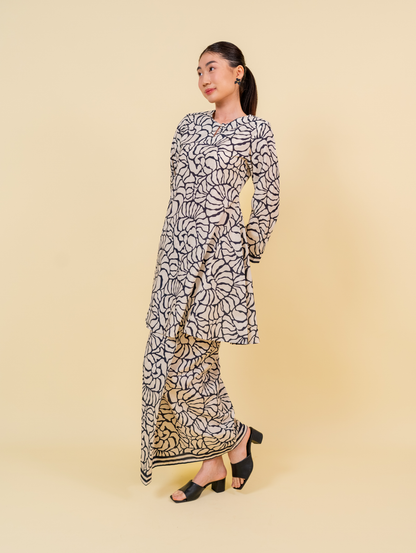 Merdu Midi Kurung - Vessel
