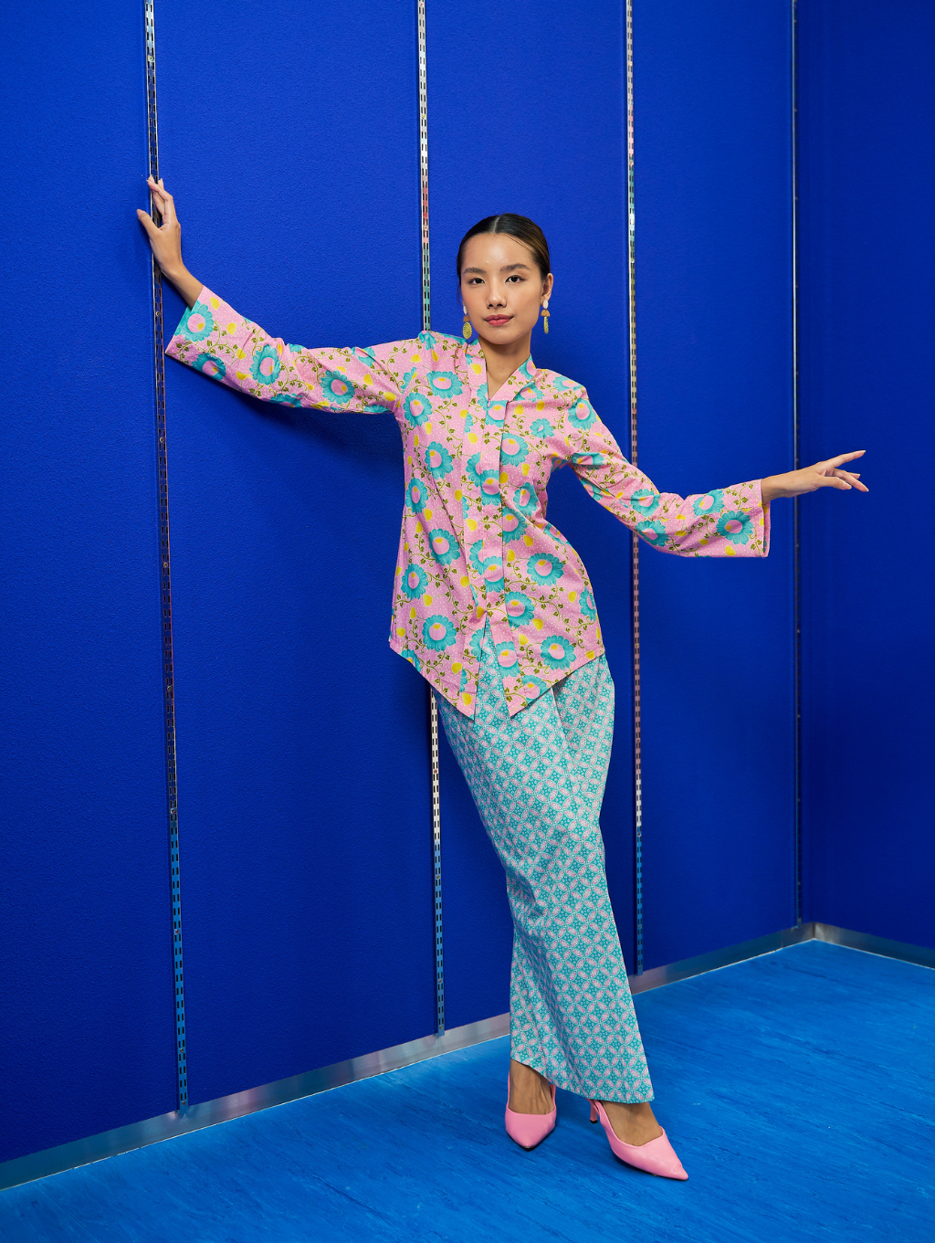 Ratna Kebaya
