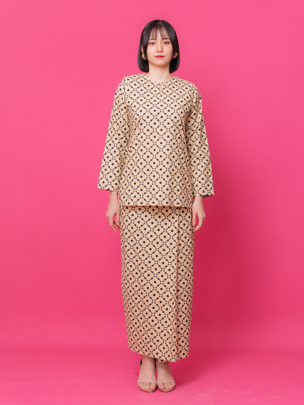 Maia Kurung in Black