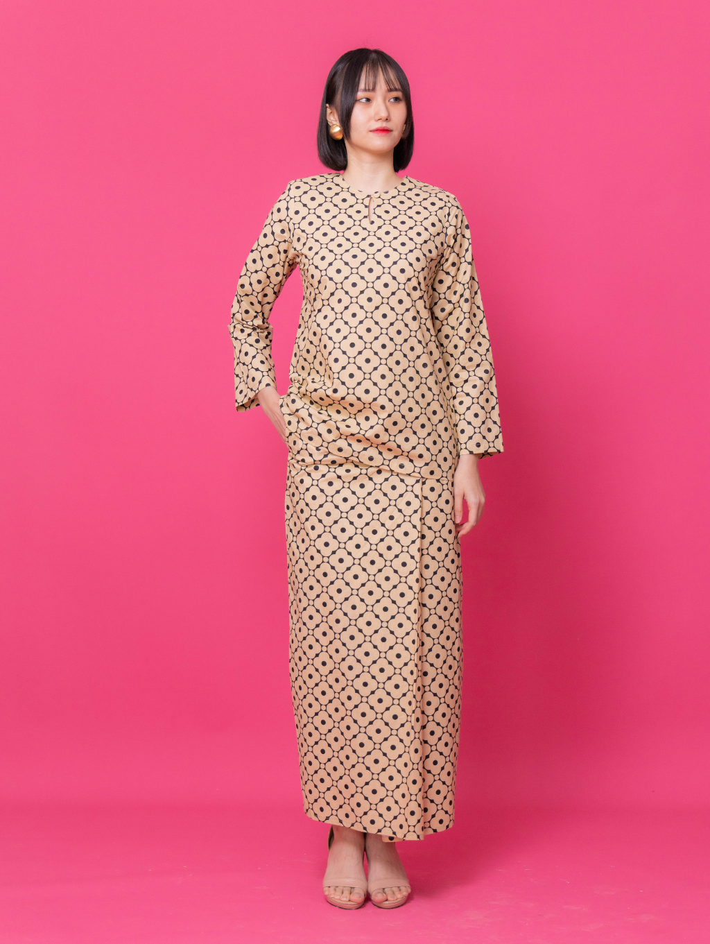 Maia Kurung in Black