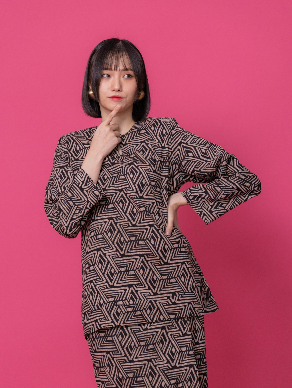 Ellie Kurung in Black