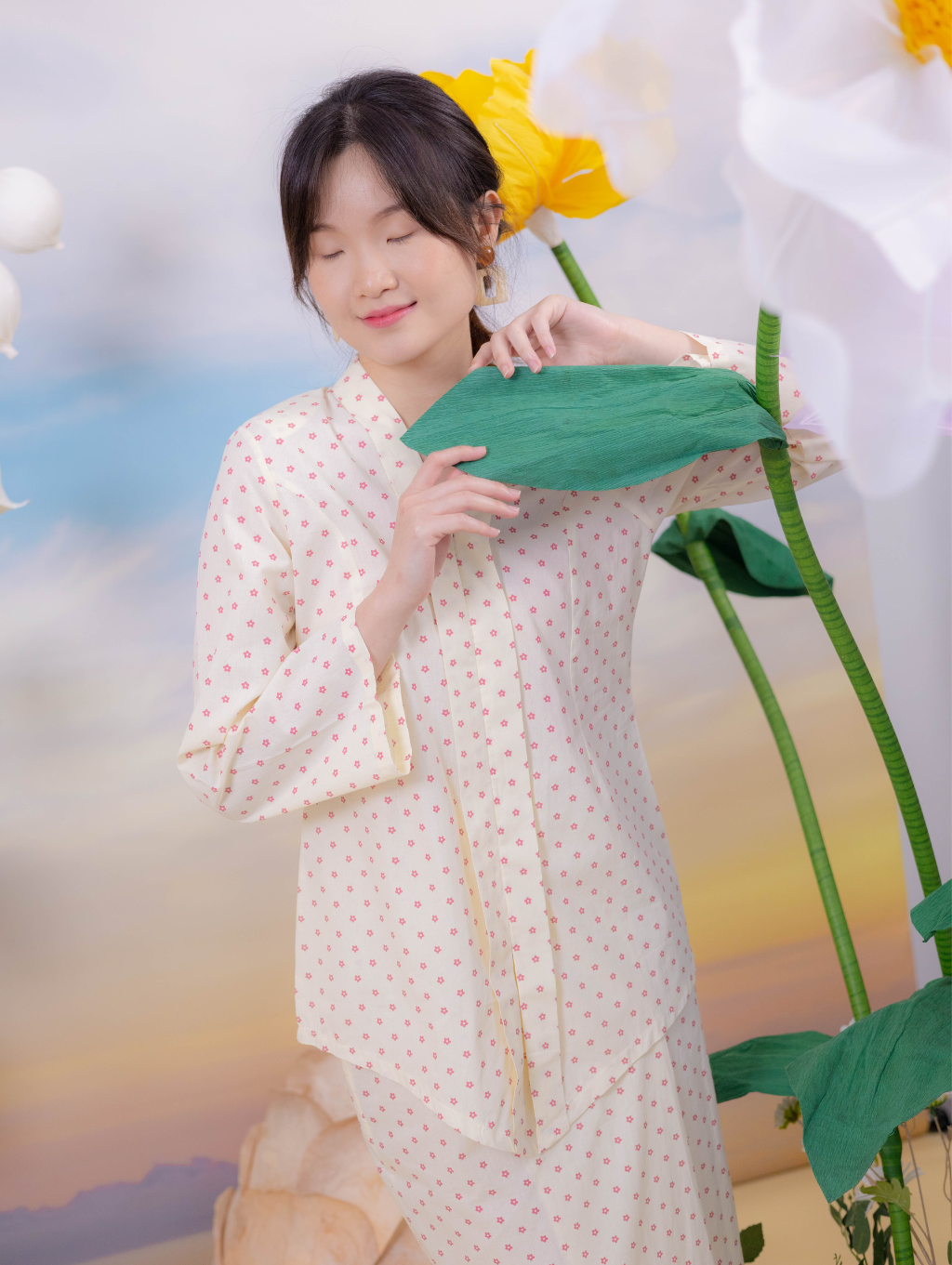 Blossom Kebaya in Cream