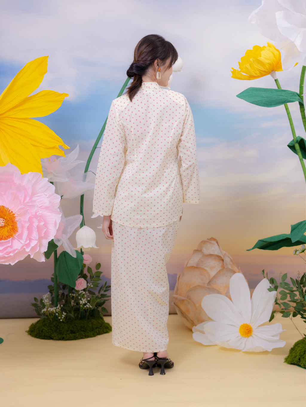 Blossom Kebaya in Cream