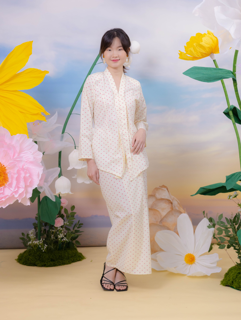 Blossom Kebaya in Cream
