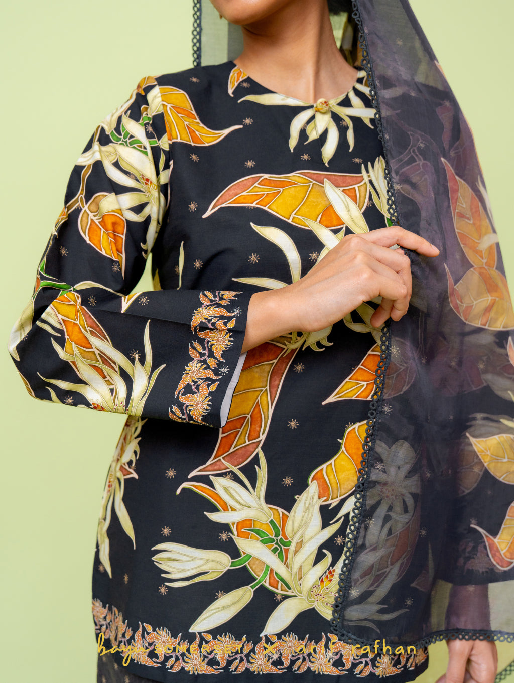 Cempaka Kurung - Hitam (with shawl)