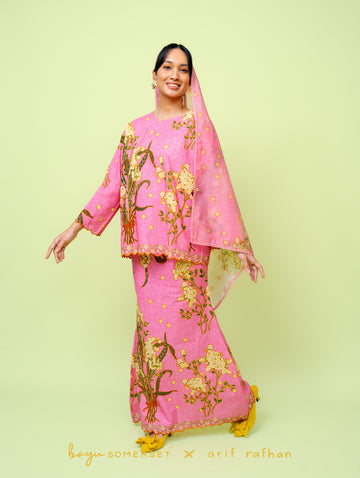 Gina Oversized Kurung - Kesidang Merah Jambu (with shawl)