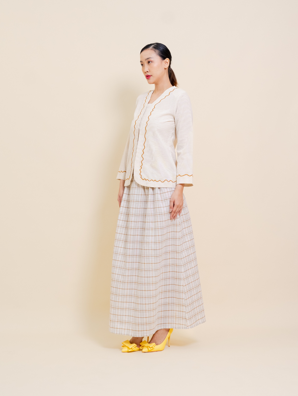 Calluna Kebaya in Brown