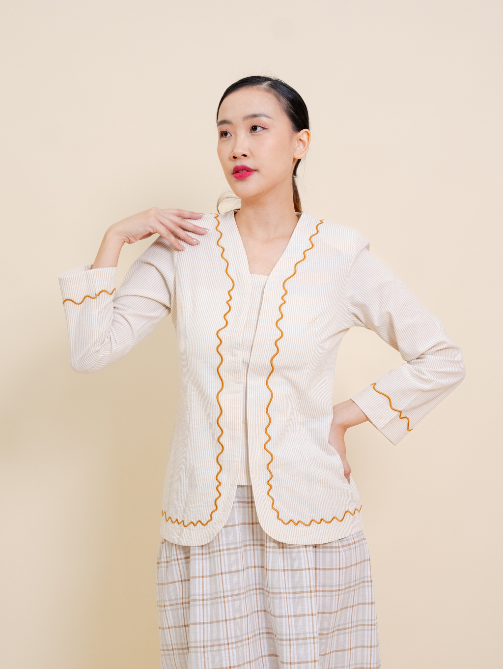 Calluna Kebaya in Brown