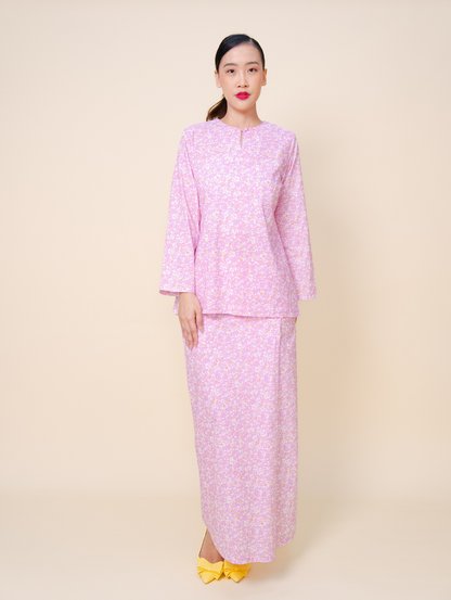 Clara Kurung in Pink