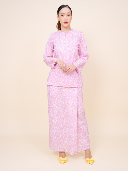Clara Kurung in Pink