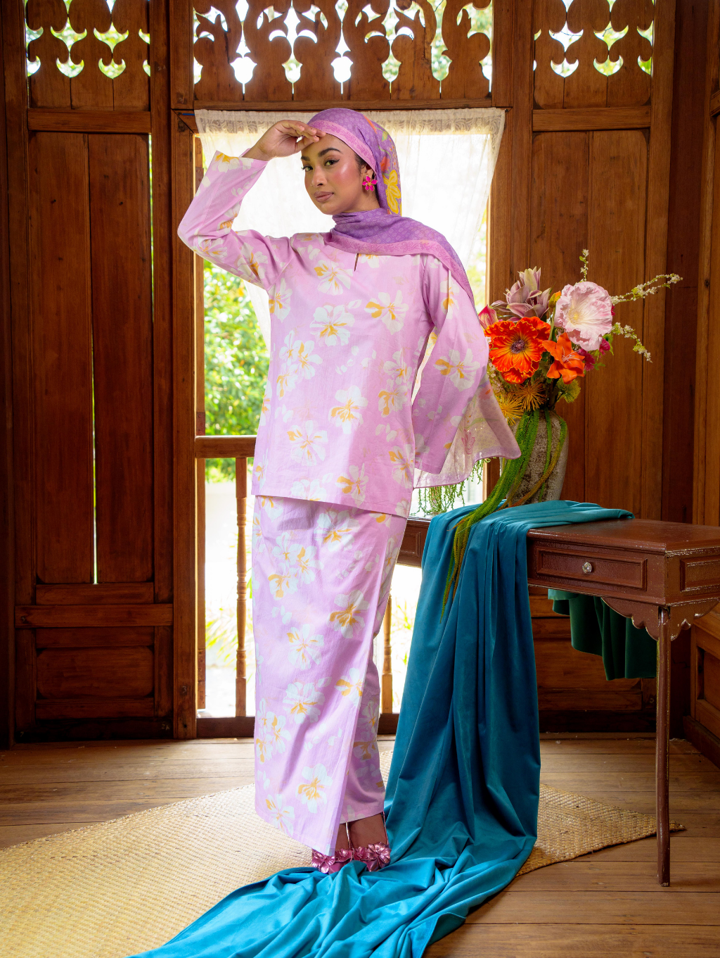 Poppetine Kurung