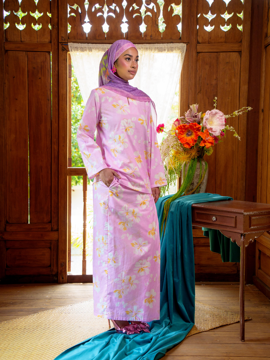 Poppetine Kurung