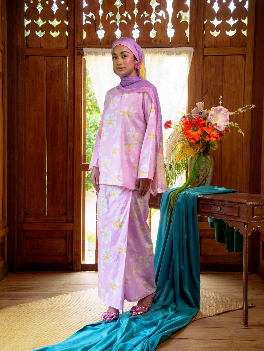 Poppetine Kurung