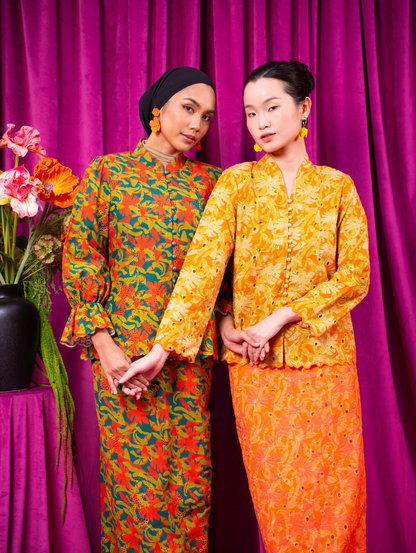 Melour Embroidery Kebaya - Paloma Orange