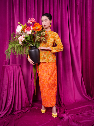 Melour Embroidery Kebaya - Paloma Orange