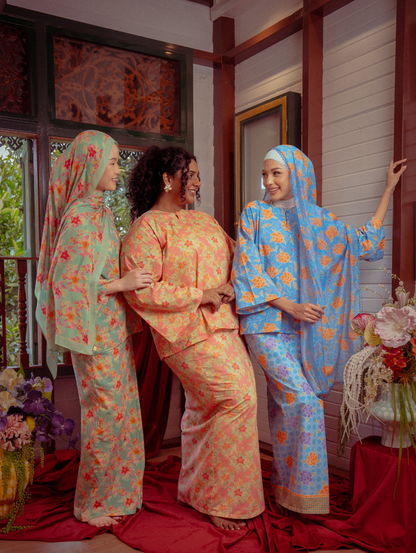 Tilly Oversized Kurung - Warisan Purnama Biru